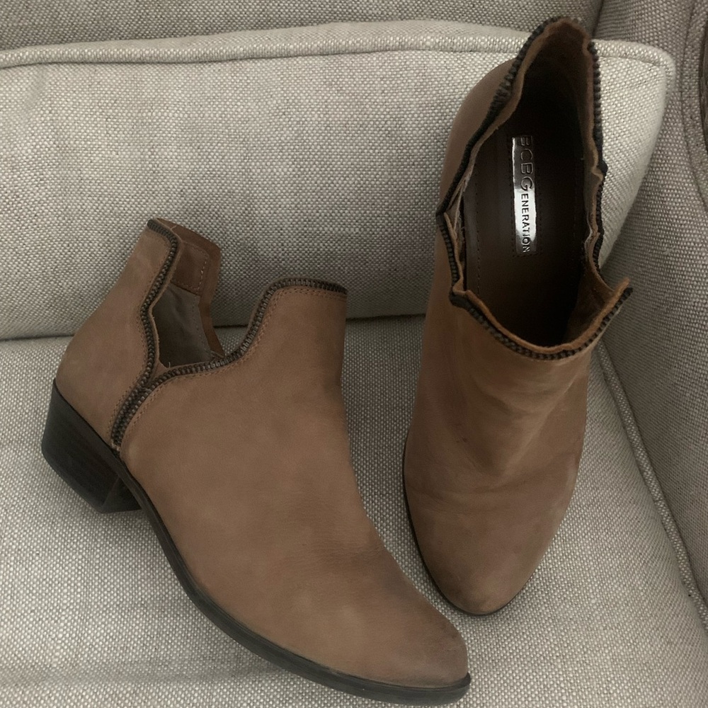 BCBGeneration Brown Ankle Boots sz 9.5